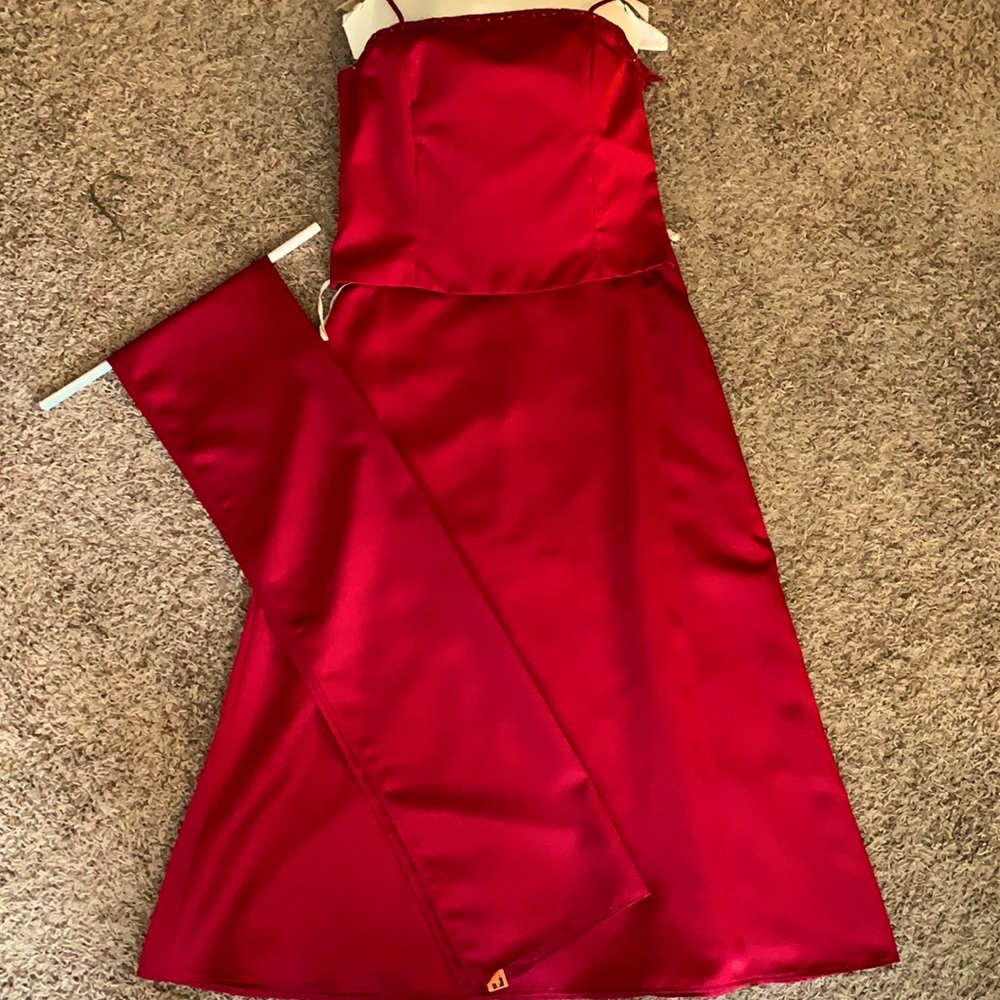 Three Piece Bridesmaids’ Gown